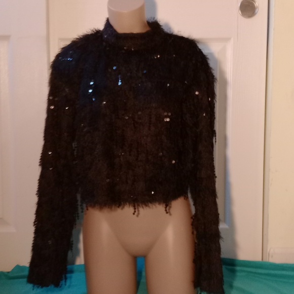 H&M BLACK CROP SEQUIN, MOCK TURTLE NECK , LARGE - Picture 3 of 11